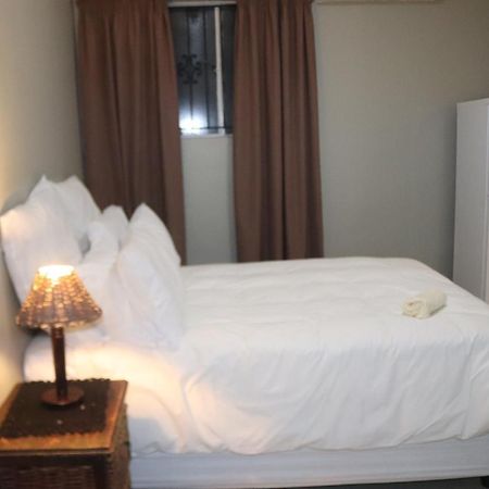 Tlelakufuma Guest House Johannesburg Exterior foto