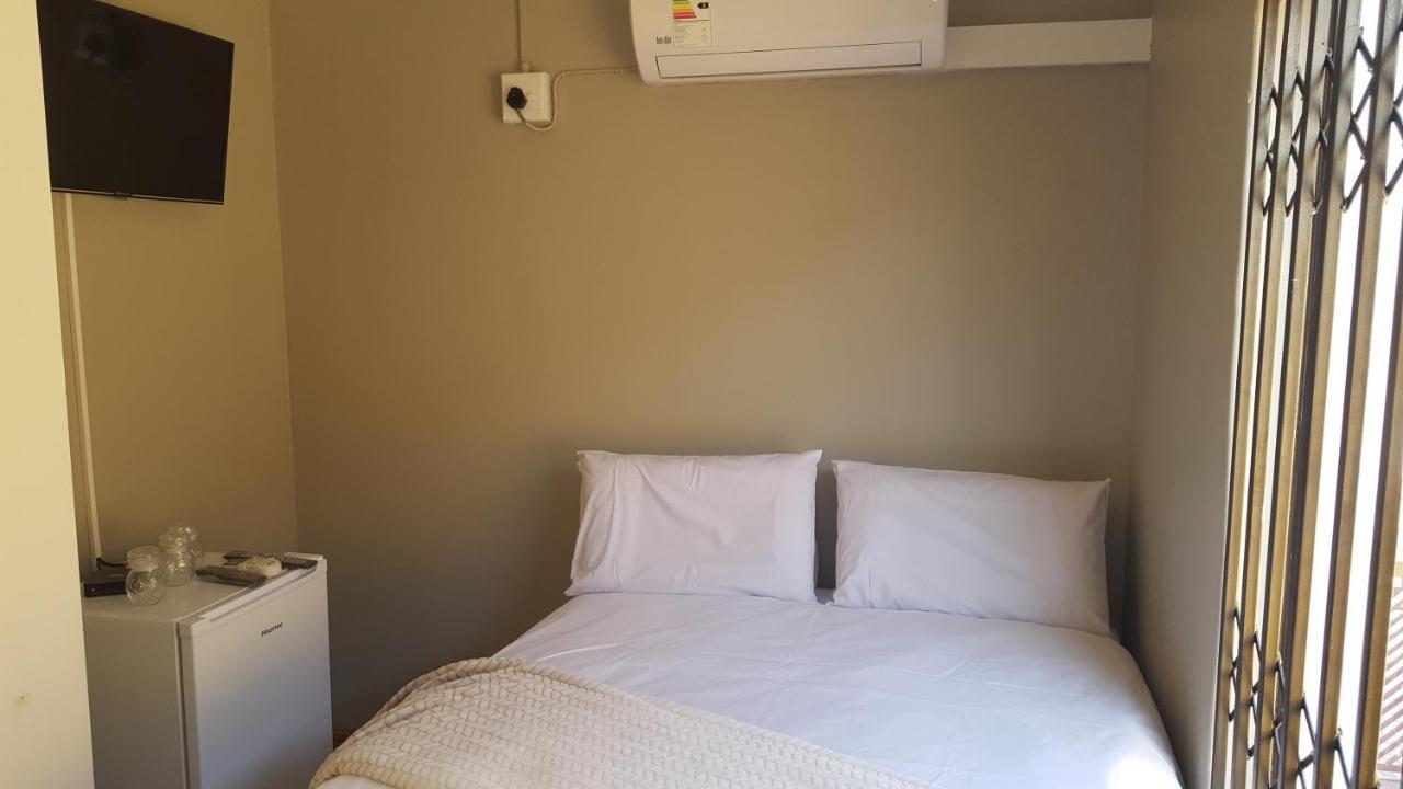 Tlelakufuma Guest House Johannesburg Exterior foto