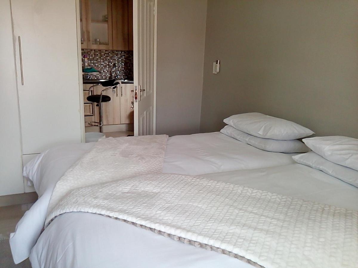 Tlelakufuma Guest House Johannesburg Exterior foto